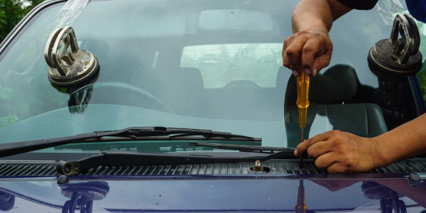 Need Windscreen Crack Repair in Abu Dhabi Today?