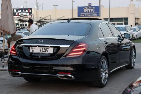 إيجار مرسيدس S-Class: قمة الرقي والراحة في انتظارك.