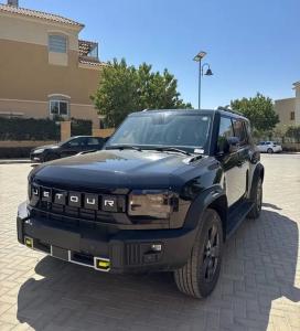 إيجار جيتور T2 بالسائق: سيارة الدفع الرباعي الفخمة لرحل