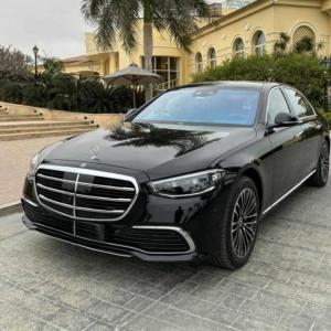 إيجار مرسيدس S500 بالسائق لتجربة فخامة بلا حدود