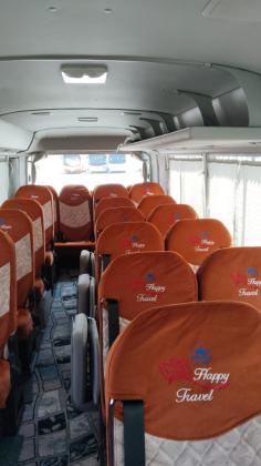 إيجار تويوتا كوستر بالسائق لرحلات عائلية ممتعة وآمنة للجميع.