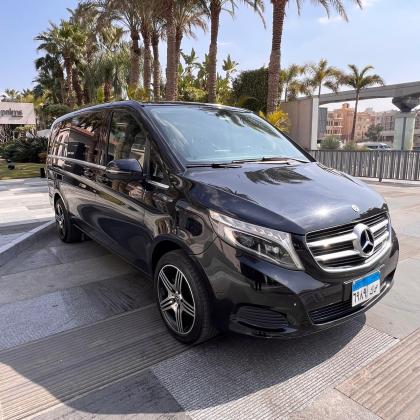 إيجار فيانو بالسائق ليوم كامل: باقات مرنة لتلبية كافة احتياجاتك.