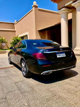 ايجار مرسيدس E200 بالسائق لخدمة آمنة وموثوقة على مدار الساعة.