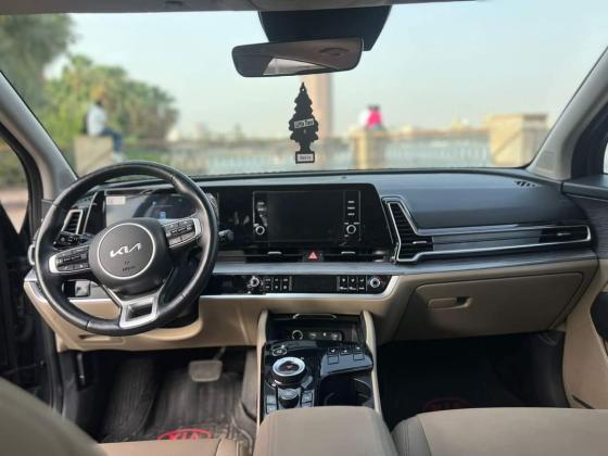 إيجار كيا سبورتاج بالسائق لأفضل توصيلات المطار بأسعار لا تقبل المنافسة.