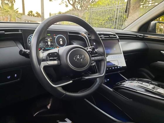 إيجار هيونداي توسان بالسائق لجولات القاهرة اليومية شاملة خدمة التسفير.