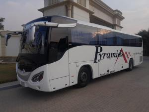 أتوبيس 50 راكب فخم للإيجار - الخيار الأول للوفود الكبيرة