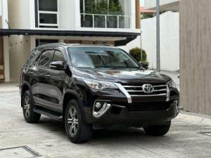 إيجار تويوتا فورتشنر بالسائق بأقوى خصومات رأس السنة لل