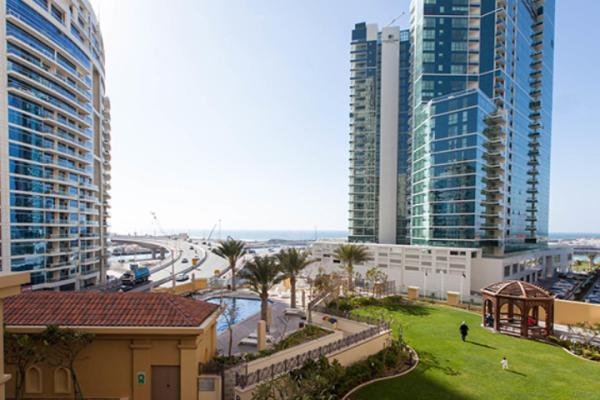 Comfortable & Central Stay at a Hotel Dubai The Walk