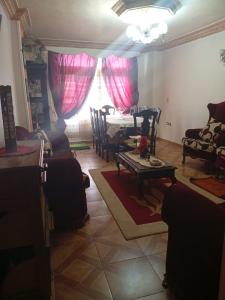 شقة للبيع بشارع عمر بن العاص الرئيسي المطبعه