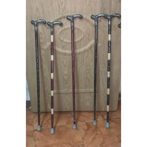 عصا خشبية أنيقة دعم وثقة في كل خطوة